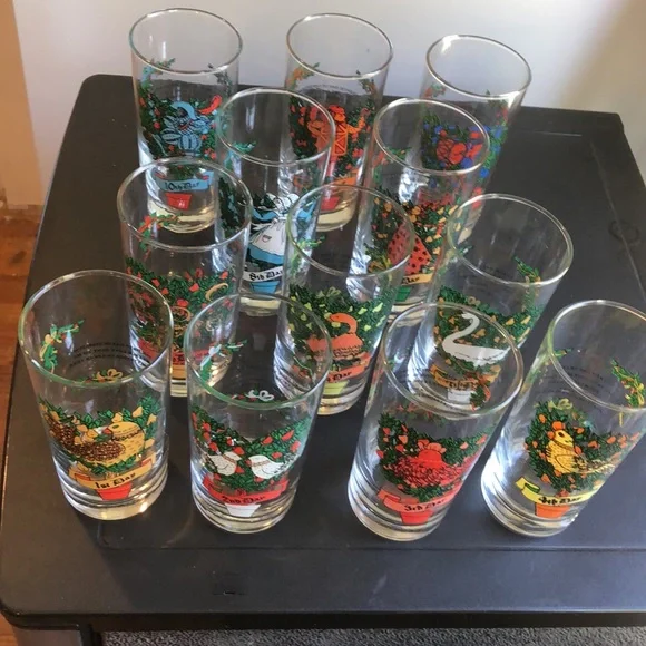 Vintage 1970’s Indiana Glass 12 Days of Christmas Drinking Tumblers COMPLETE SET - Picture 2 of 10